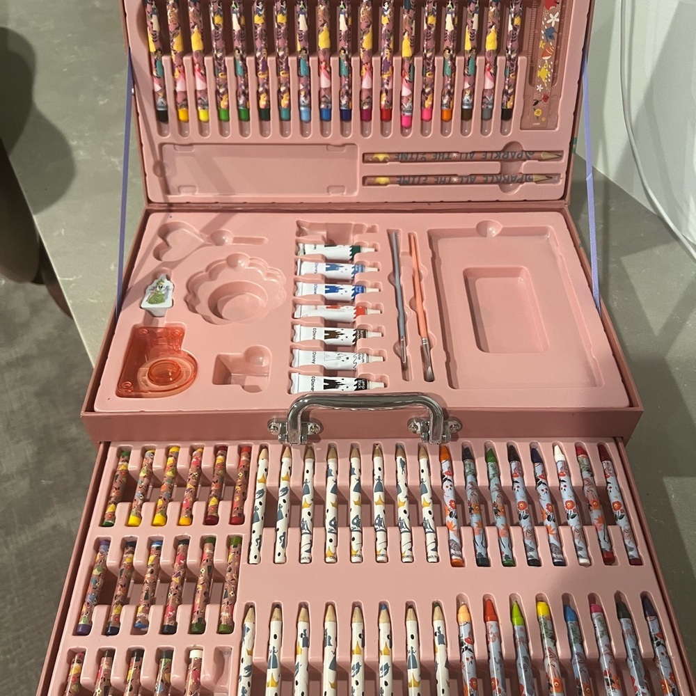 Disney Store Disney Princess Deluxe Art Kit